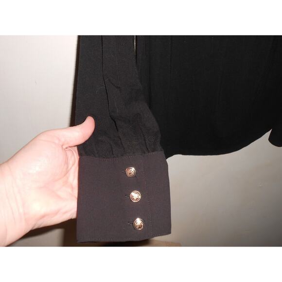 White House Black Market Jet Black V-Neck Top Pullover Ruffled Neckline Cuffed M - Picture 6 of 6